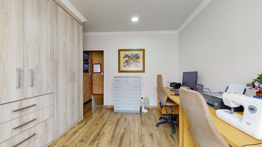 17 Bedroom Property for Sale in Vyfhoek A H North West